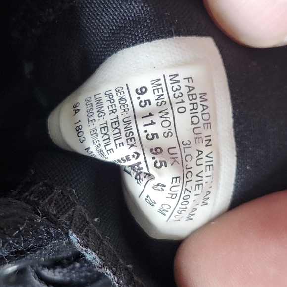 VINTAGE Chuck Taylor Converse Sneakers UNISEX!!! - Picture 9 of 11